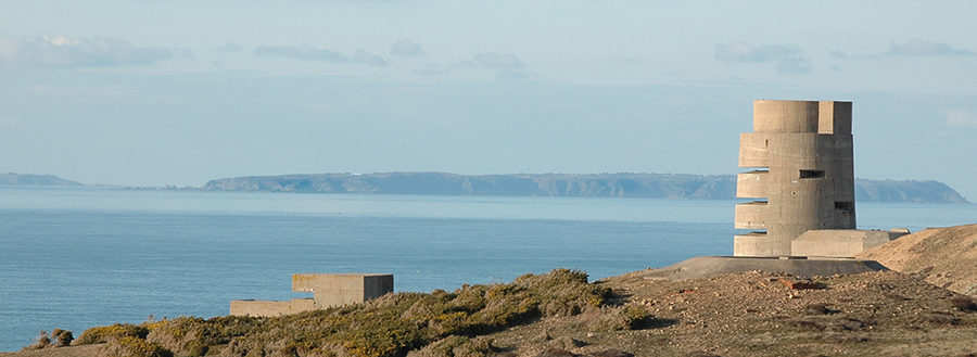 Range findertower.  Les Landes, Jersey CI